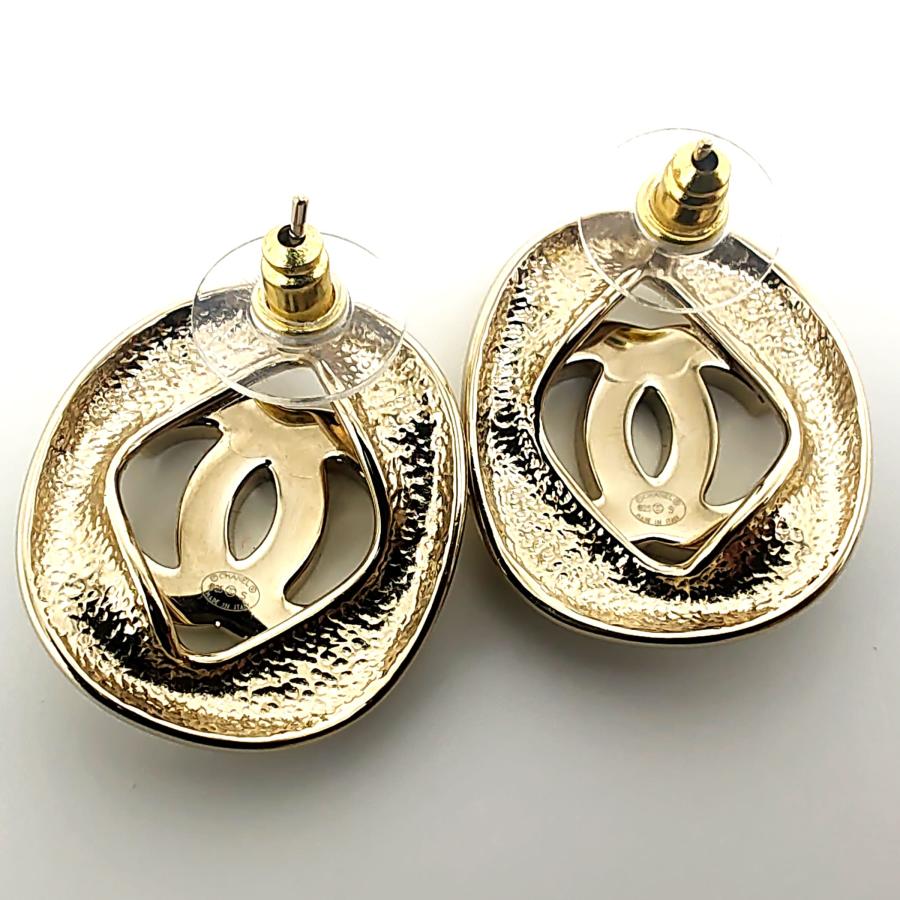 CHANELピアス　メタル&ストラス ピアス - メタル & ストラス、ゴールド & クリスタル — ファッション