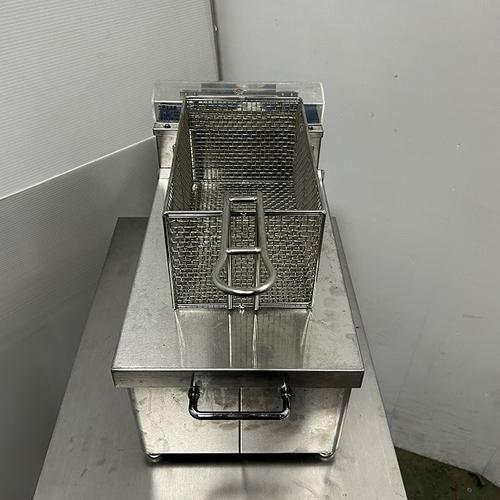 卓上電気フライヤー タニコー TCFL-8B 業務用 中古/送料別途見積 卓上電気フライヤー タニコー TCFL-8B 業務用 中古/送料別途見積
