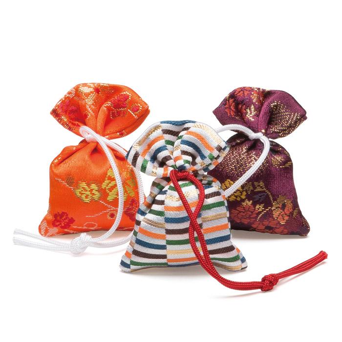 松栄堂　誰が袖　極品　１個入（色・柄はお任せください） |  | 01