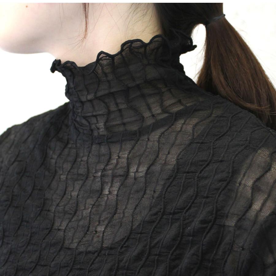 女性らしい透け感で一枚仕込むだけ洗練されたスタイリング　シアーハイネックプルオーバー |  | 01