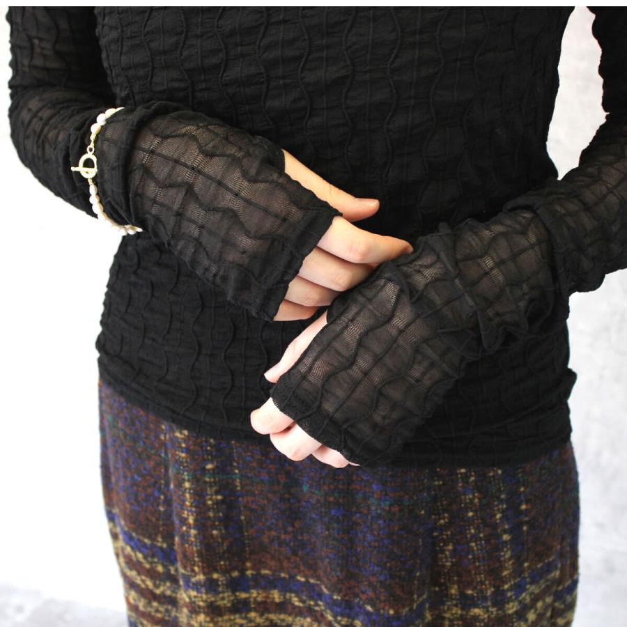 女性らしい透け感で一枚仕込むだけ洗練されたスタイリング　シアーハイネックプルオーバー |  | 02