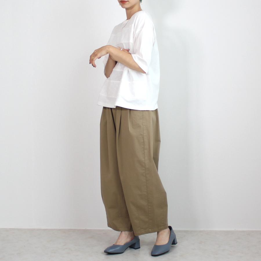 異なる３種類のレースで切り替えた大人かわいいTシャツ |  | 02