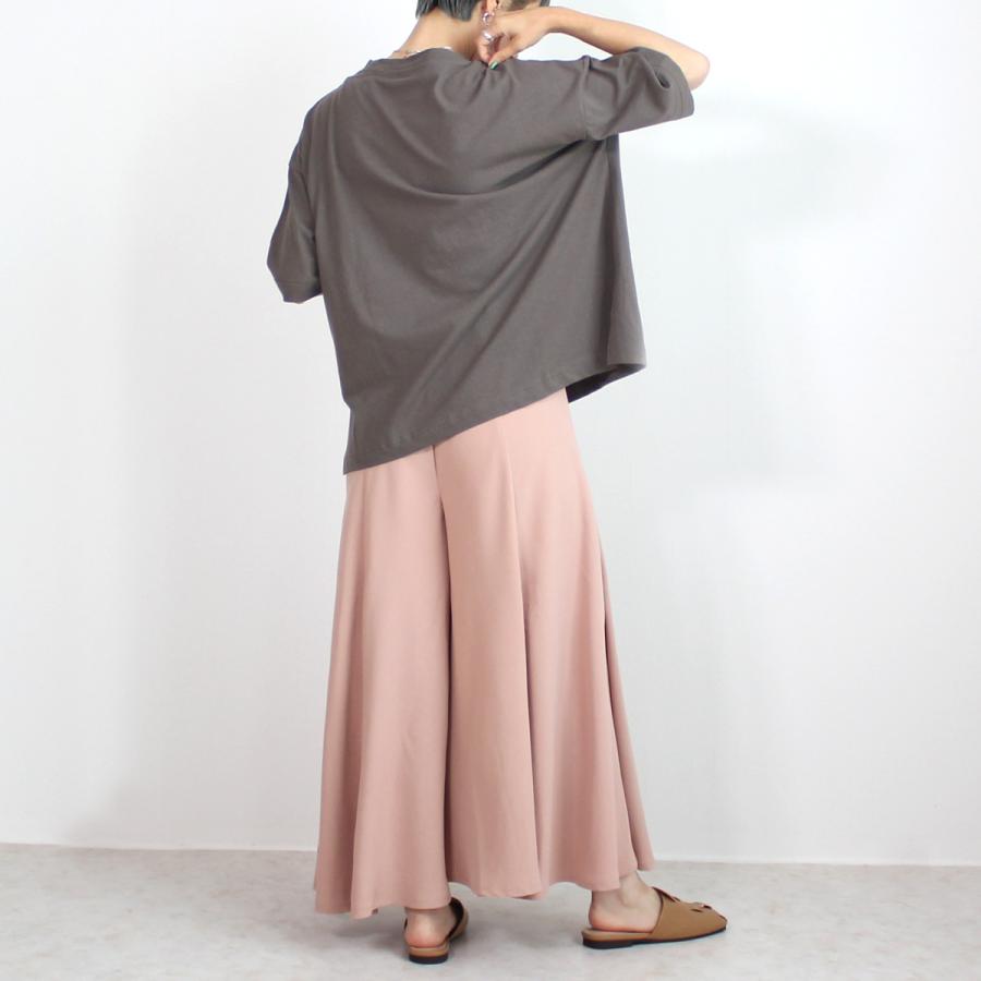 肩の落ちたドロップショルダーが大人のリラックススタイル創るワイドシルエットTシャツ |  | 14