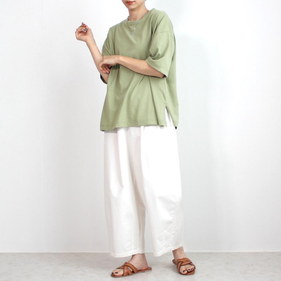 肩の落ちたドロップショルダーが大人のリラックススタイル創るワイドシルエットTシャツ |  | 01