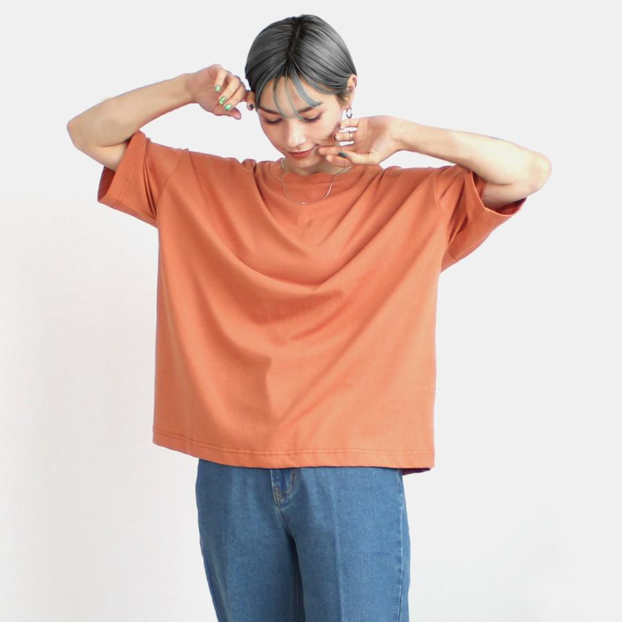 肩の落ちたドロップショルダーが大人のリラックススタイル創るワイドシルエットTシャツ |  | 06