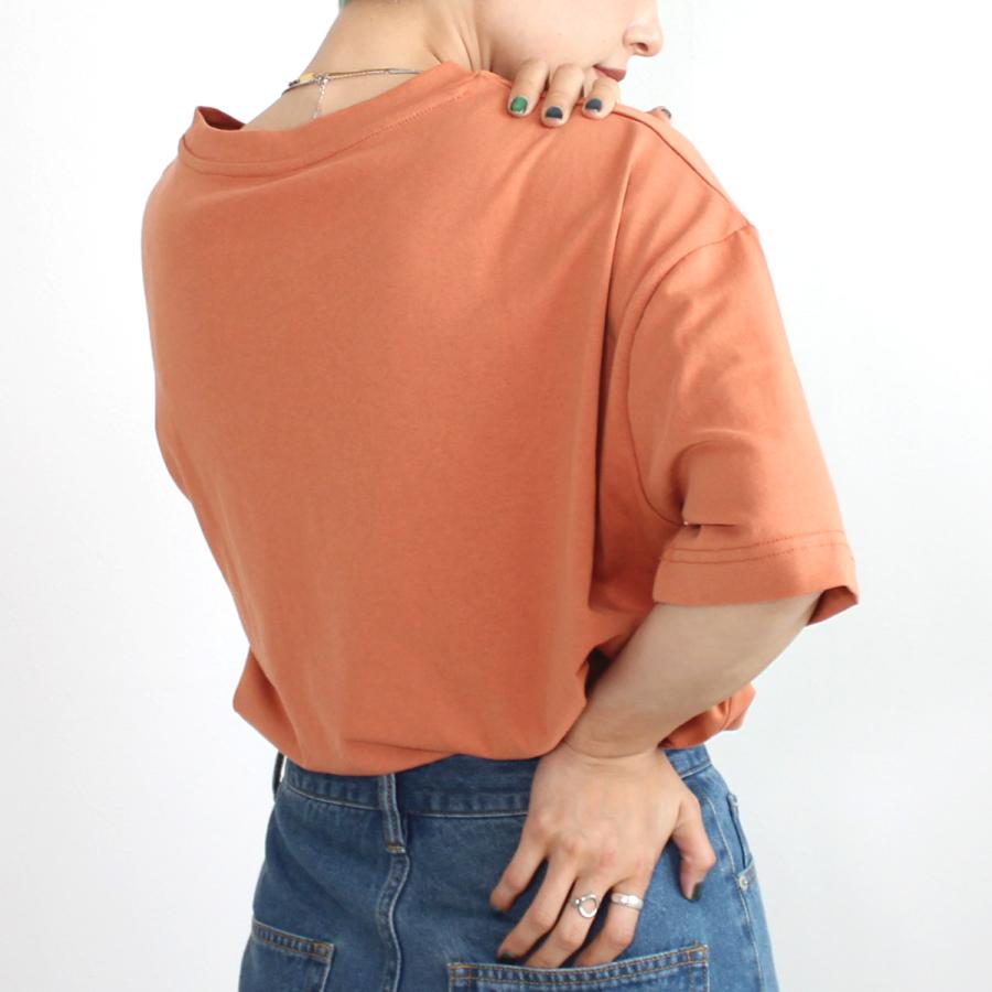 肩の落ちたドロップショルダーが大人のリラックススタイル創るワイドシルエットTシャツ |  | 08