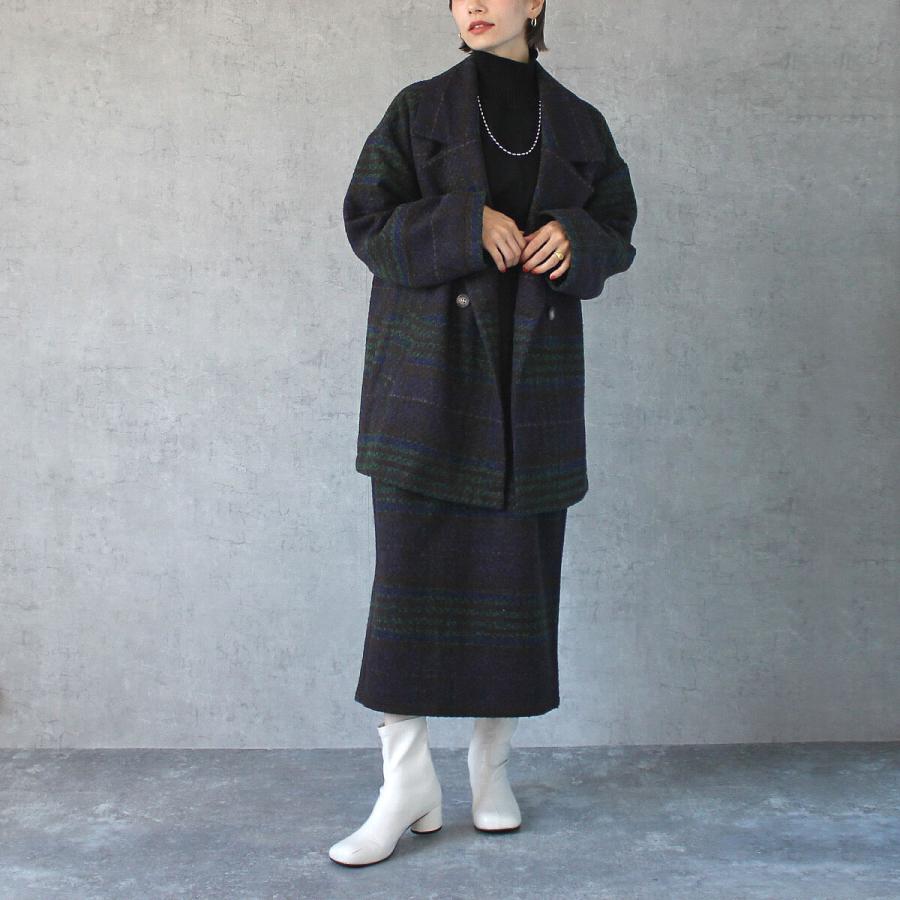 落ち着いたトーンにポイントカラーがあしらわれたリングチェックタイトスカート |  | 10