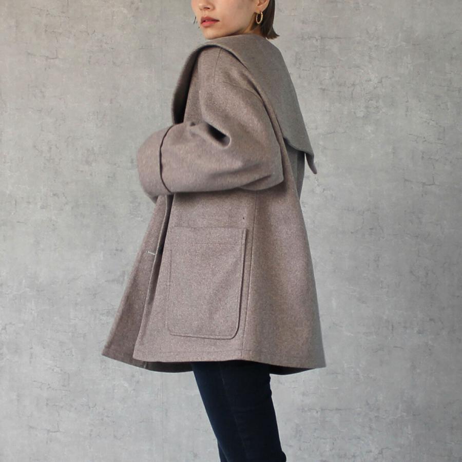 セーラーカラーのバックスタイルがポイントのミドル丈ジャケットコート |  | 11