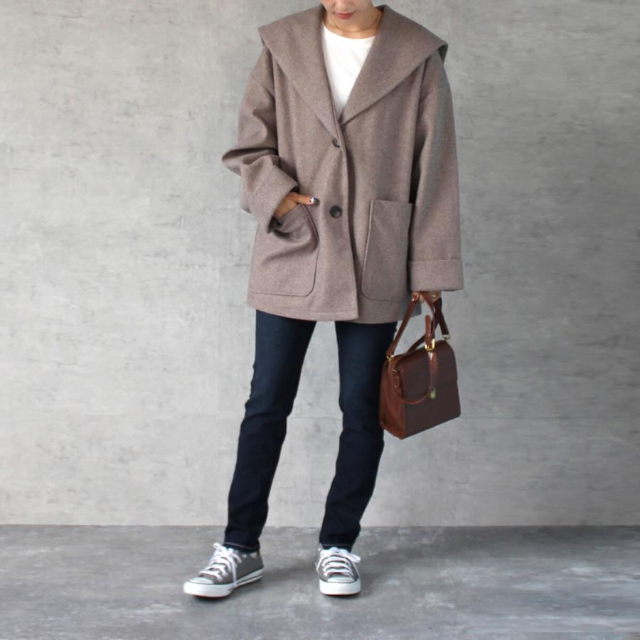 セーラーカラーのバックスタイルがポイントのミドル丈ジャケットコート |  | 13