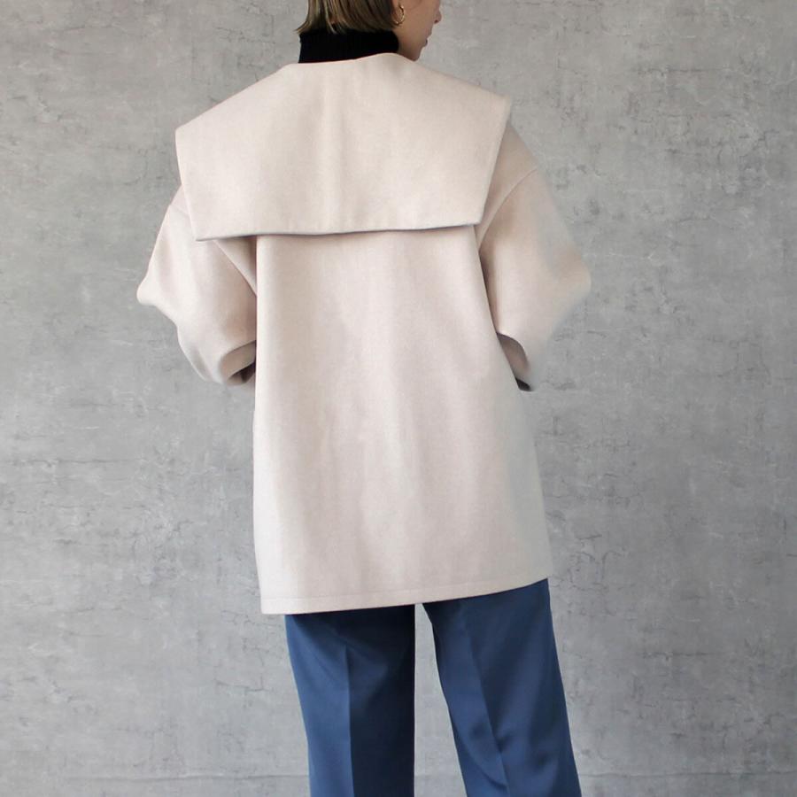 セーラーカラーのバックスタイルがポイントのミドル丈ジャケットコート |  | 06