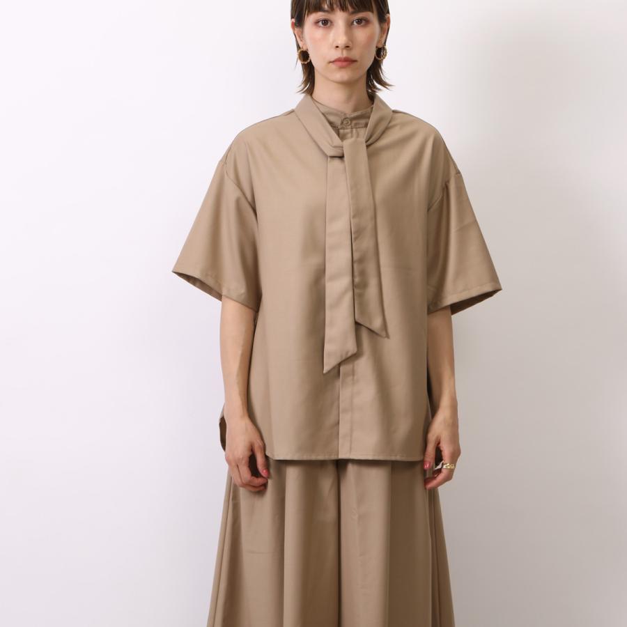 取り外し可能なボウタイ付き 異なる表情を楽しめる2WAY バンドカラーブラウス | 