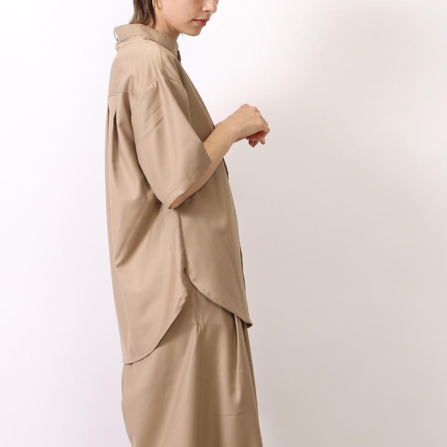 取り外し可能なボウタイ付き 異なる表情を楽しめる2WAY バンドカラーブラウス |  | 01