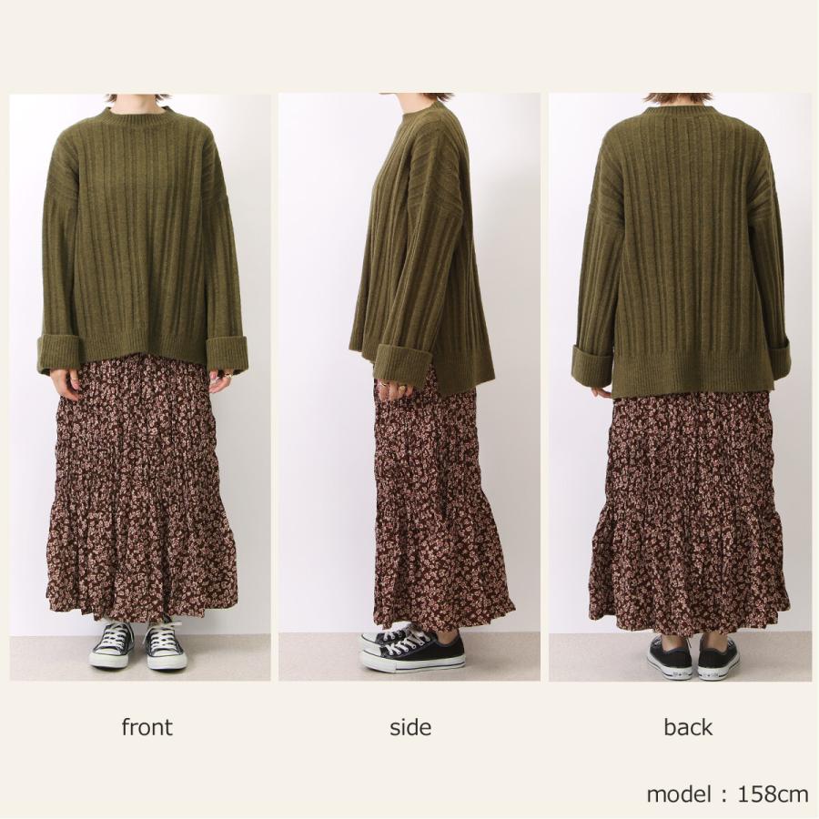 袖先と裾元は幅広めのリブデザインでゆったり感の中にルーズ過ぎないクルーネックウールセーター |  | 16