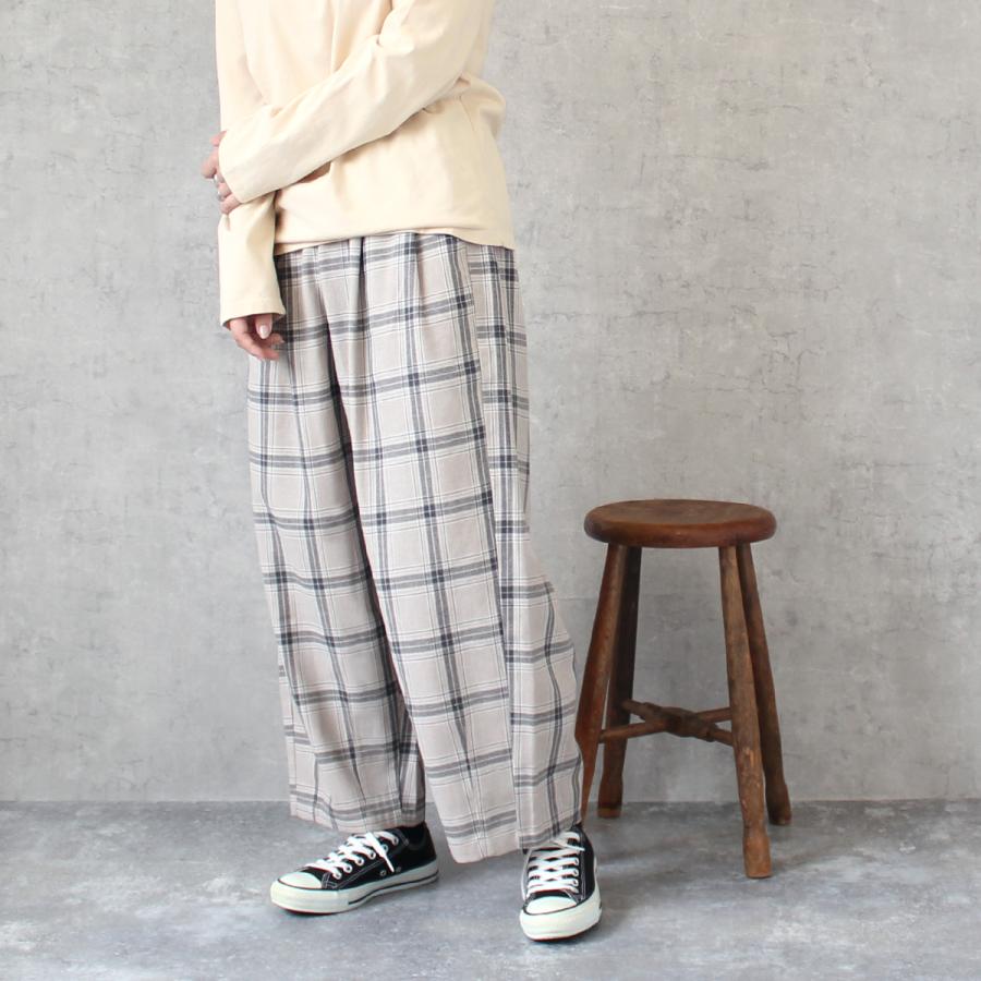 大人可愛いを演出してくれる綿麻素材のチェック柄サーカスパンツ |  | 03
