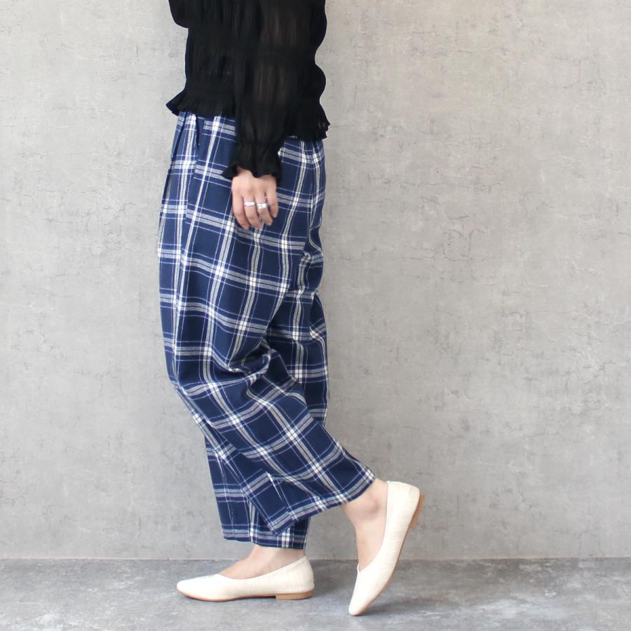 大人可愛いを演出してくれる綿麻素材のチェック柄サーカスパンツ |  | 09