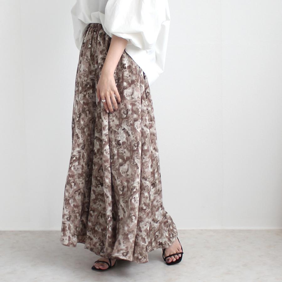 分量感たっぷりで女性らしい印象を与えるスカーチョ |  | 16