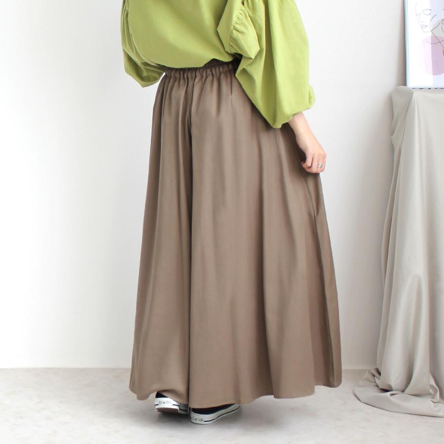 分量感たっぷりで女性らしい印象を与えるスカーチョ |  | 07