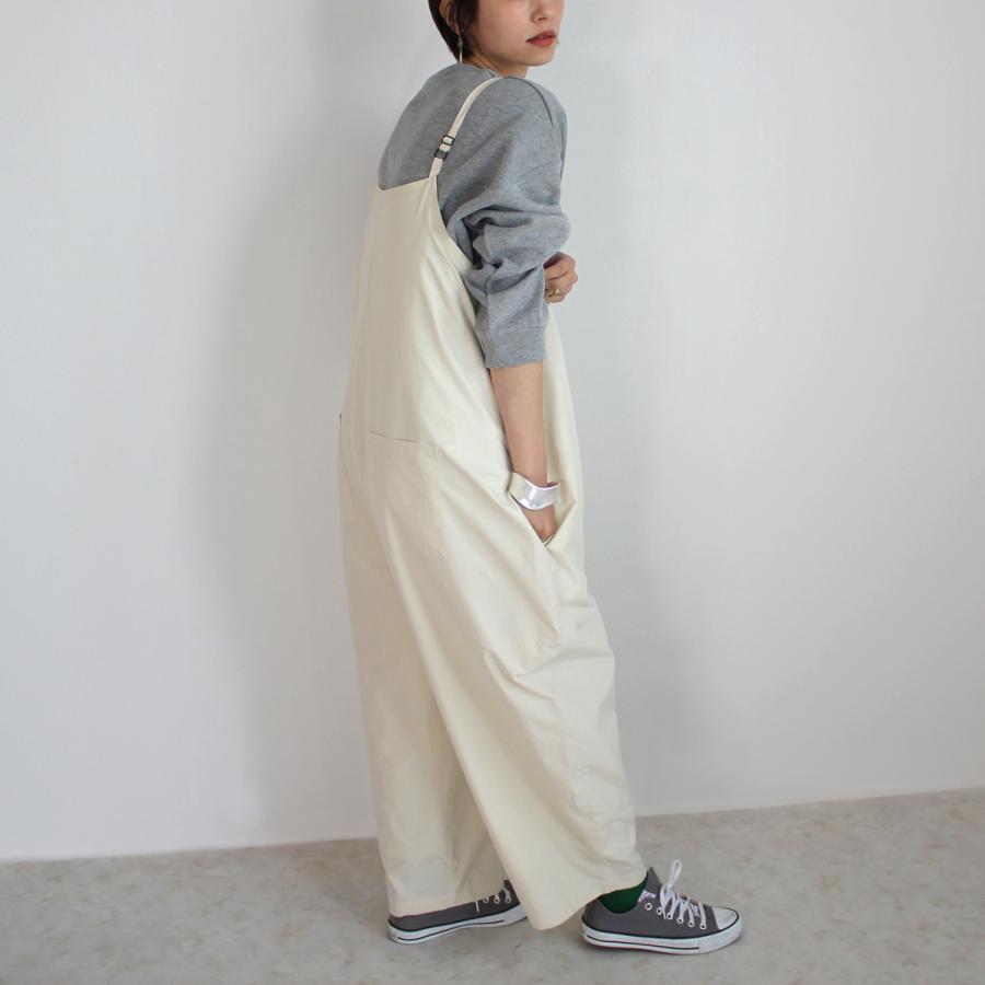 丸みのあるシルエットが大人可愛いバルーンシルエットのサロペット |  | 02