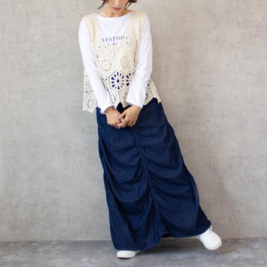 ４か所に施されたシャーリングデザインが個性的なスカート |  | 10