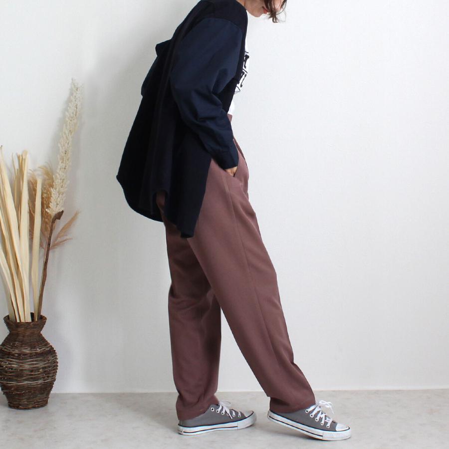 イージーな履き心地でもきっちり見えるタックテーパードパンツ |  | 04