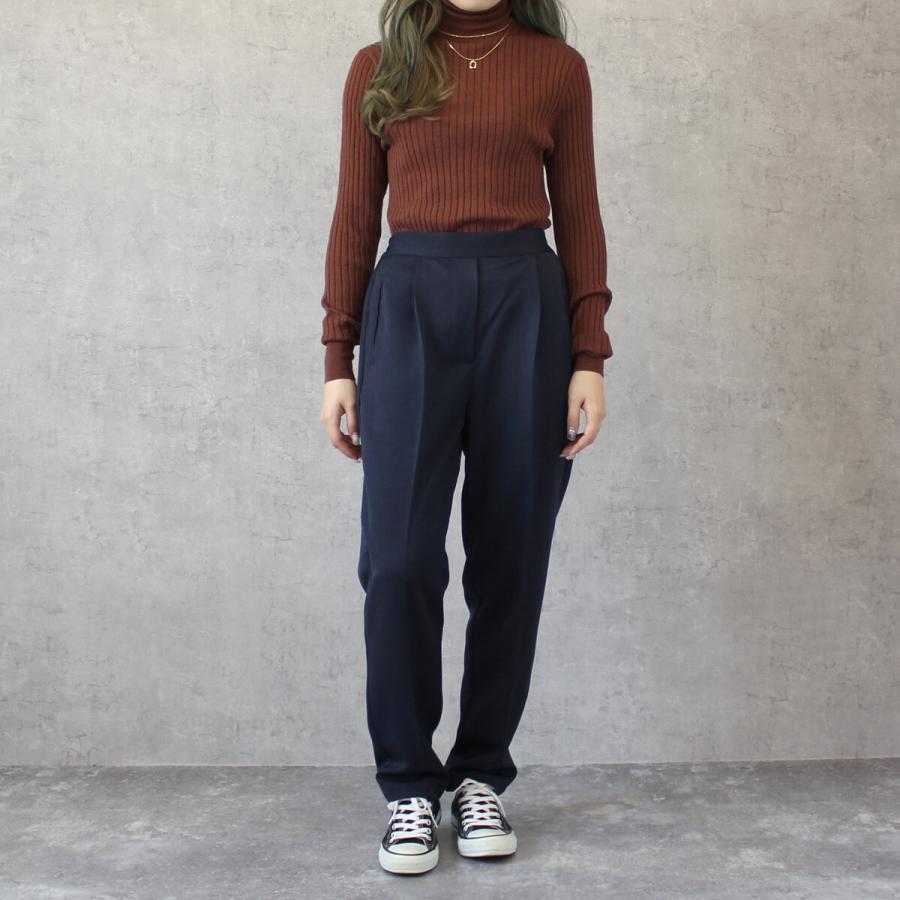 イージーな履き心地でもきっちり見えるタックテーパードパンツ |  | 09