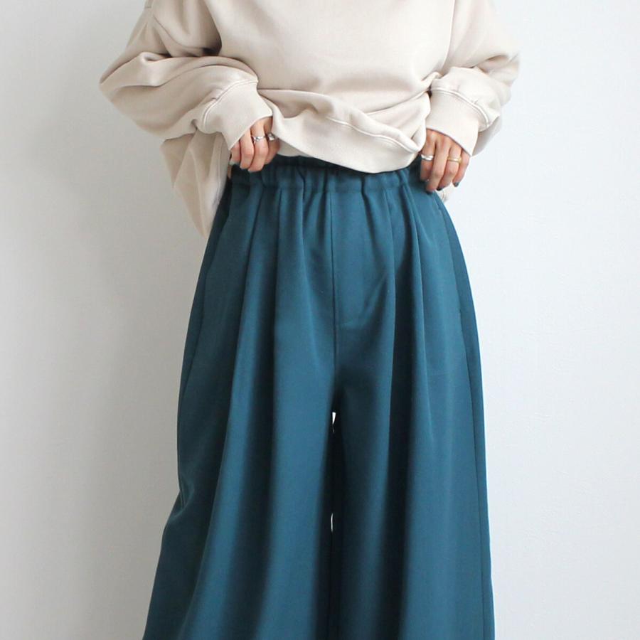 オーバーシルエットながら上品な落ち感のありルーズに見えないワイドパンツ |  | 02