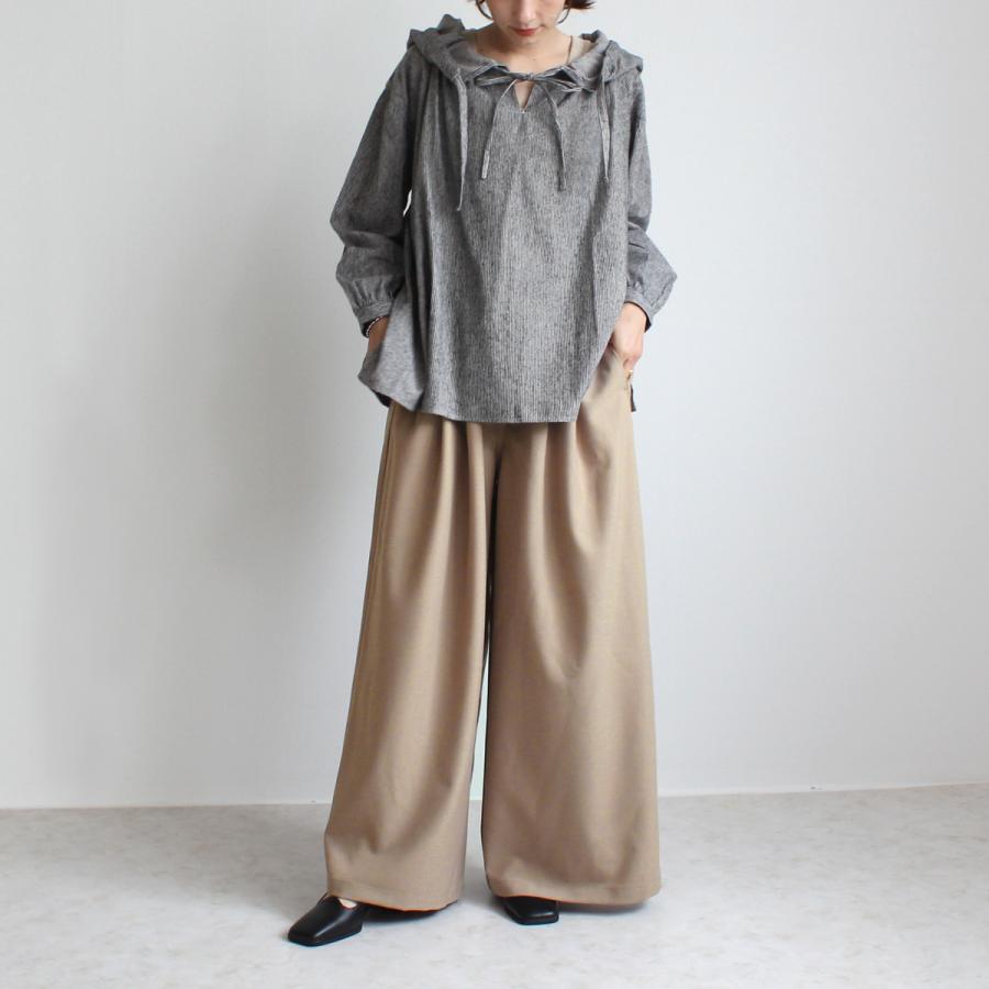 オーバーシルエットながら上品な落ち感のありルーズに見えないワイドパンツ |  | 08