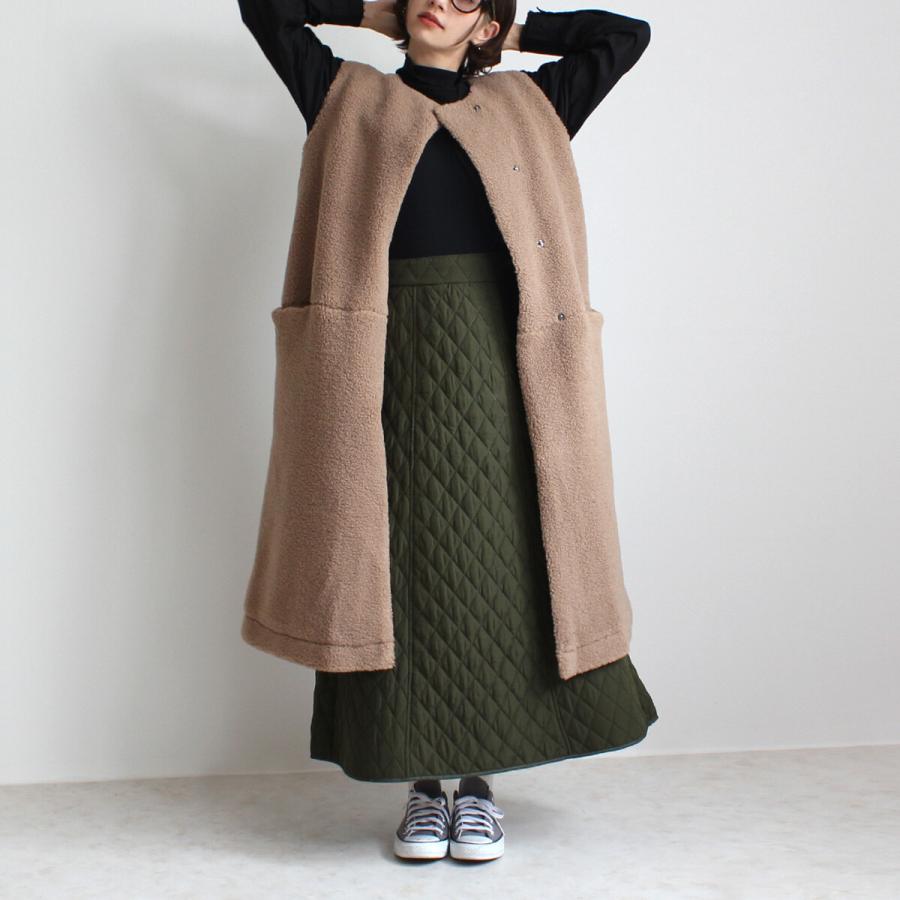 シーズンムード高まるボア素材で仕上げた羽織るだけでトレンド感漂うロングジレ |  | 10