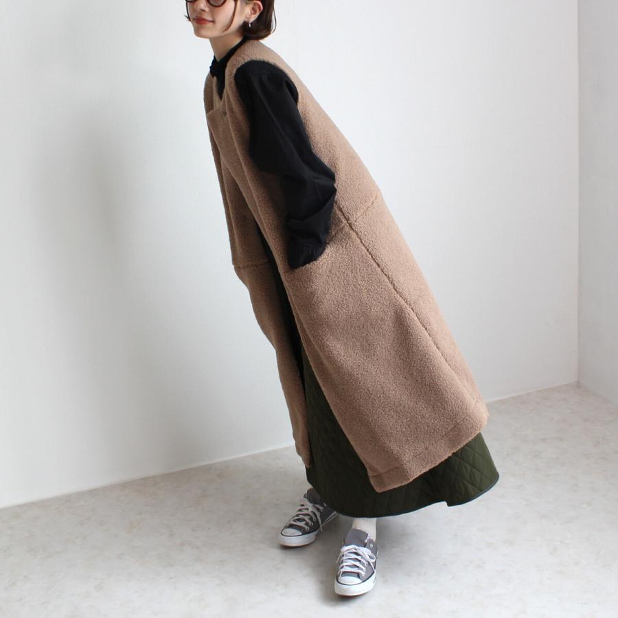 シーズンムード高まるボア素材で仕上げた羽織るだけでトレンド感漂うロングジレ |  | 11