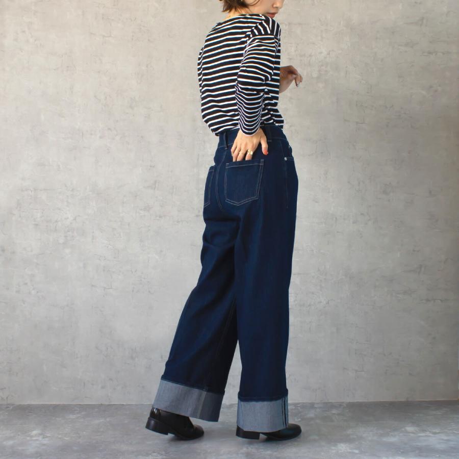 太めのロールアップデザインとセンタープレスでワイド幅でも野暮ったさなくすっきりした印象のワイドパンツ |  | 11