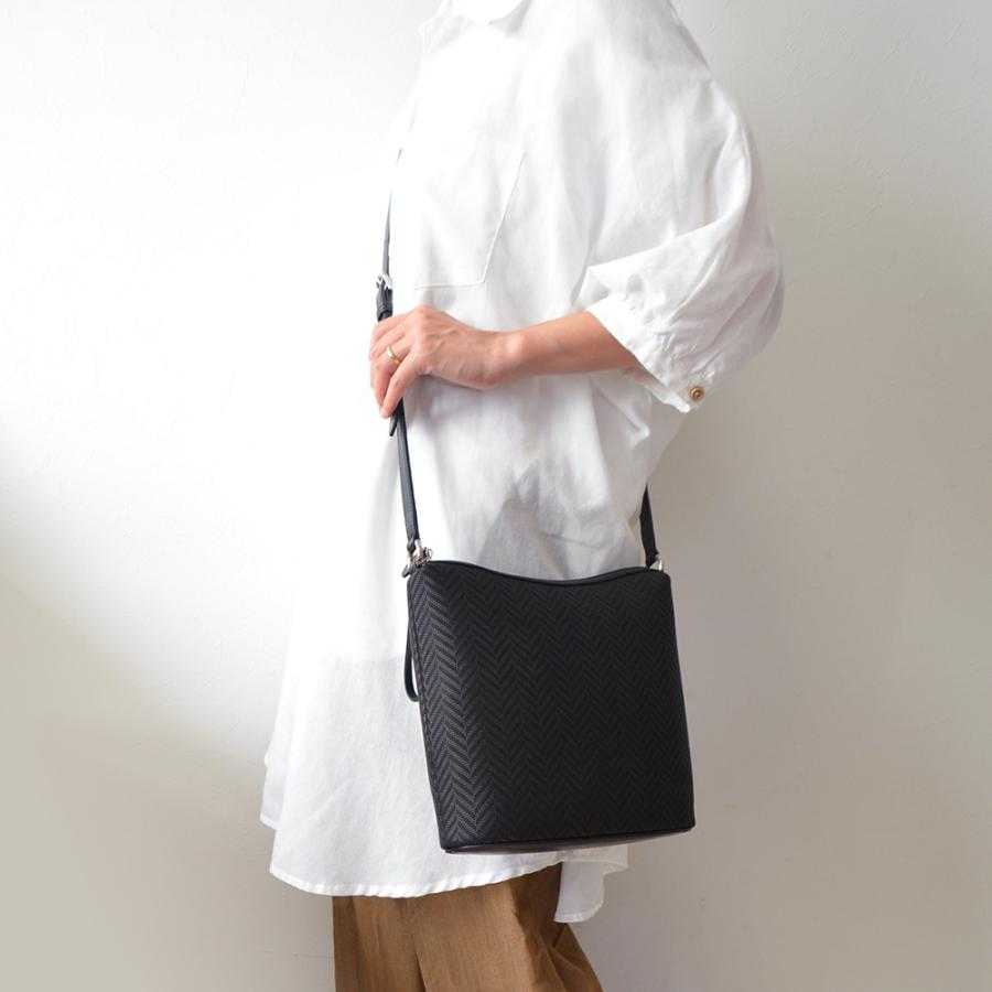 印伝バック 印傳屋（INDEN-YA） ポシェット 印伝 6122 バッグ ショルダー 肩掛け