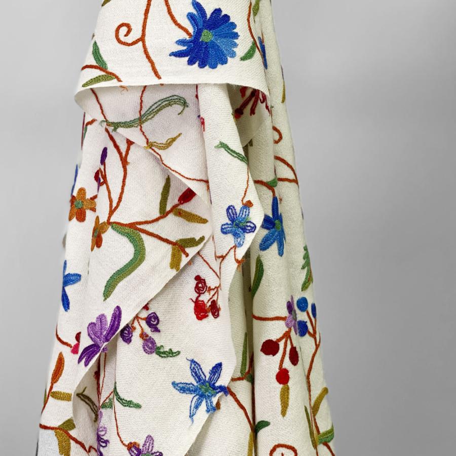 InDream アーリ刺繍ストール 白 ホワイト 大判 おしゃれ 着物ショール  クリスマス ギフト 誕生日 プレゼント 女性 60代 70代 |  | 01