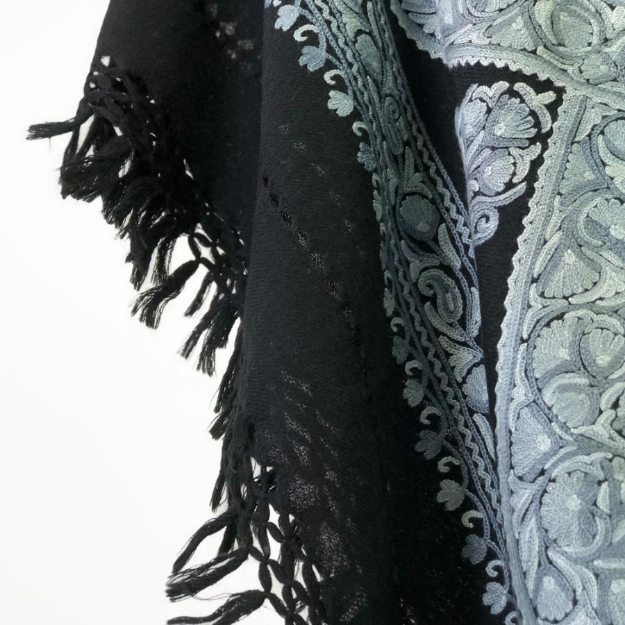 InDream アーリ刺繍ストール ペイズリー 黒 ブルー  ギフト おしゃれ 着物ショール クリスマス ギフト 誕生日 プレゼント 50代 60代 70代 |  | 01