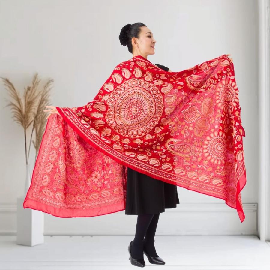 InDream カンタ 刺繍 ストール 一点もの Lサイズ レッド/オレンジ・グリーン シルク インド 刺し子 インテリア テーブルクロス 春  お土 |  | 02
