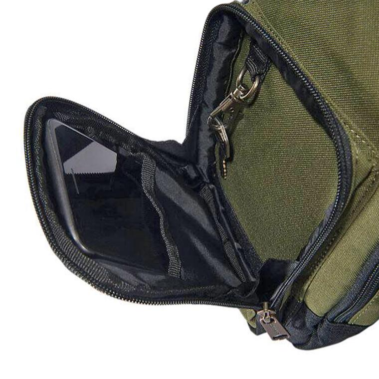 Carhartt（カーハート） ジップバッグ carhartt CROSSBODY ZIP BAG