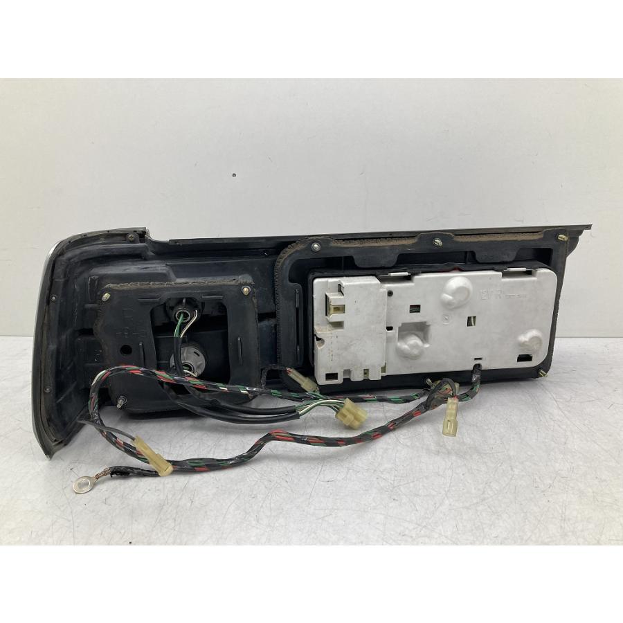 訳アリ 後期 S62年 GS120 クラウン 純正 右 テールランプ IKI 30-109
