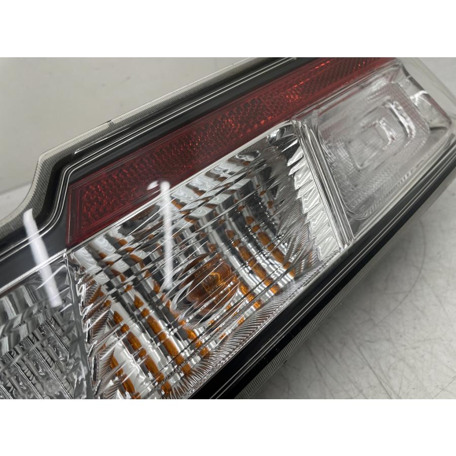 割れ無 S331V 後期 ハイゼット カーゴ 純正 右 テールランプ KOITO 220