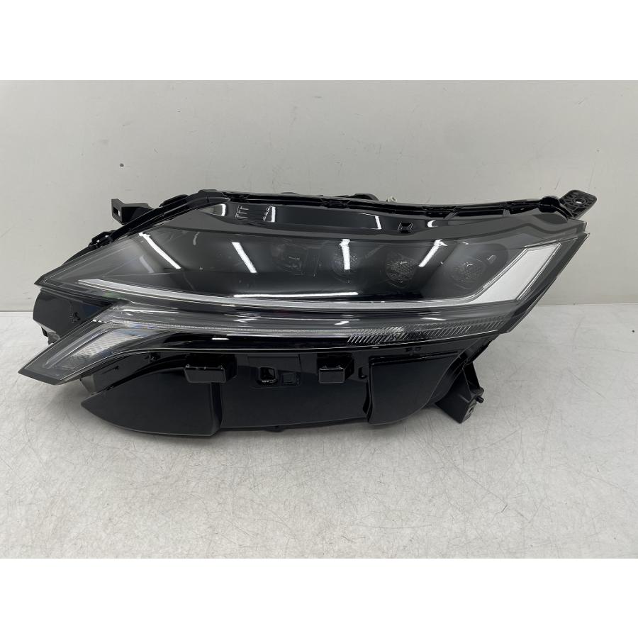 日産オーラ左ヘッドライトFE13です。取り付け欠損なし。少し擦り傷。 良品 割れ無 E13 ノート オーラ 純正 左 LED ヘッドライト 助手席側