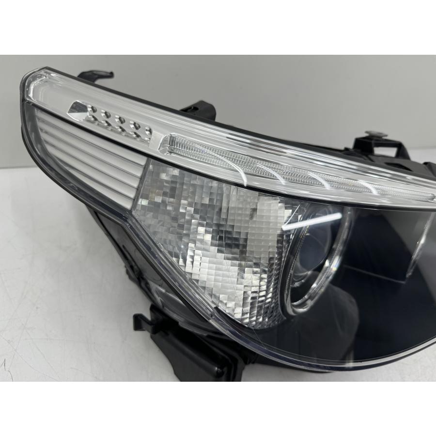 良品 点灯OK 取付OK BMW E60 5シリーズ 前期 HELLA製 HID ヘッドライト