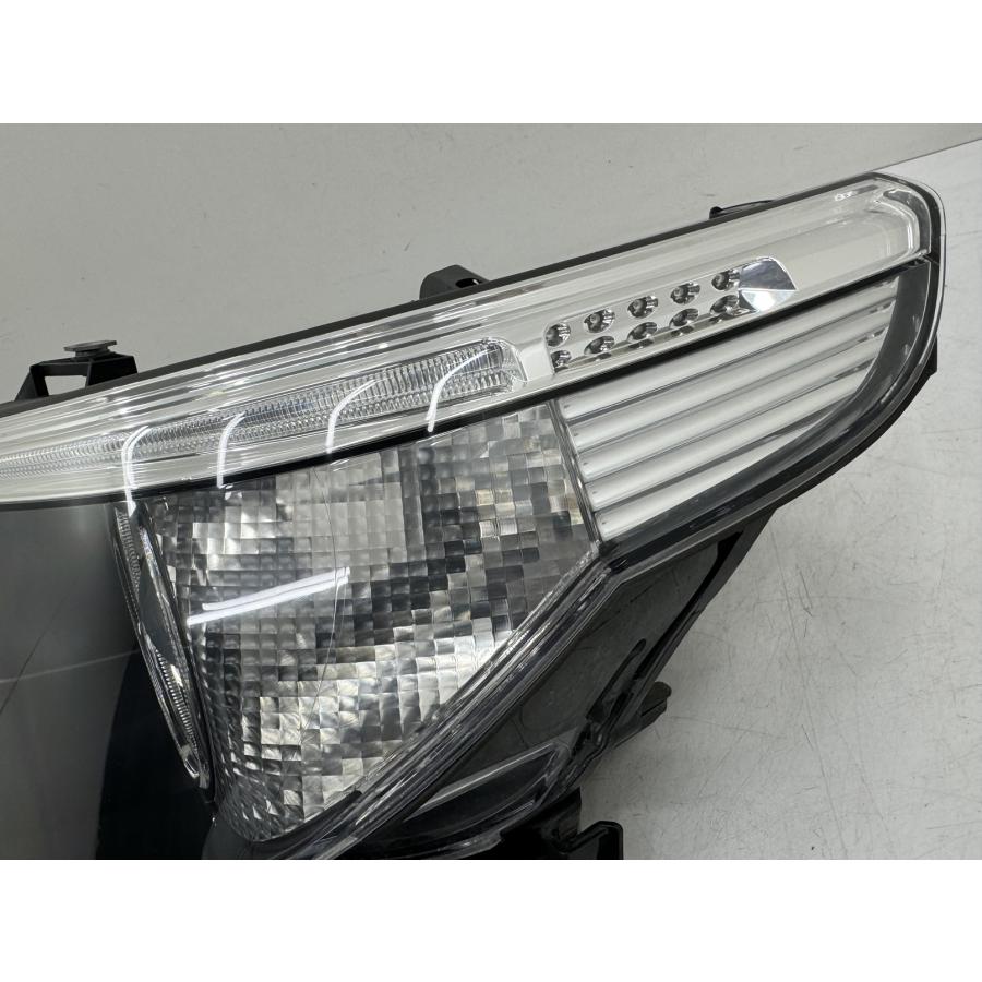 良品 点灯OK 取付OK BMW E60 5シリーズ 前期 HELLA製 HID ヘッドライト