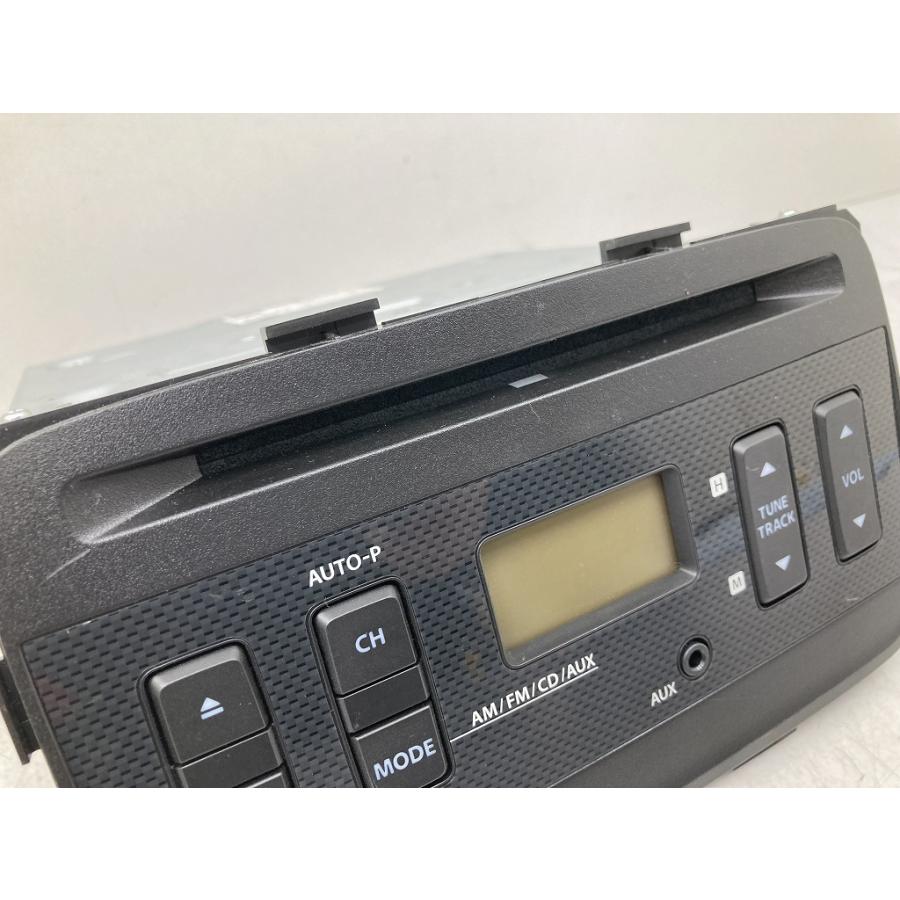 新車外し 動作OK スズキ 純正 オーディオデッキ CD AUX AM/FMラジオ