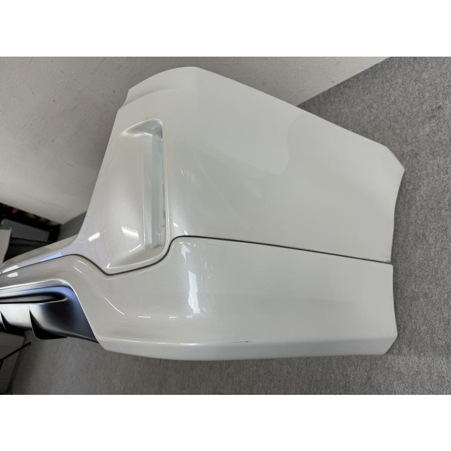 新車外し トヨタ純正 リアスポイラー ウイング ヴォクシー ノア