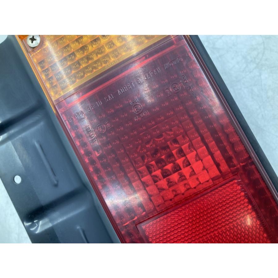 割れ無 日野 デュトロ 純正 右 テールランプ KOITO 33-06101 トヨタ