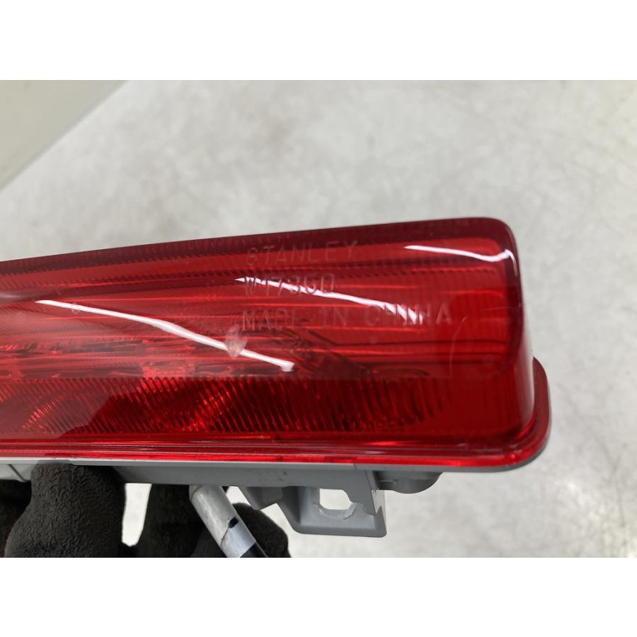 ATS-755 赤 Vサイン ストップランプ 美品 点灯OK GP5 フィット 純正 ハイマウントストップランプ STANLEY
