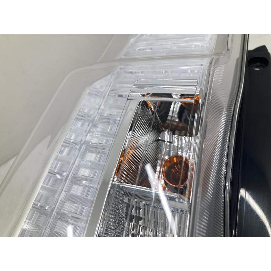 タントカスタム　LA610s純正テールランプ テールランプASSY（助手席側） タントカスタム LA600S.LA610S