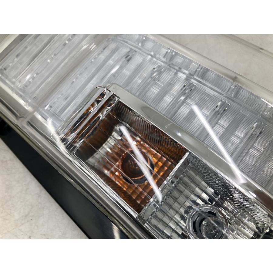 美品 割れ無 LA600S タントカスタム 純正 右 テールランプ TOKAIDENSO