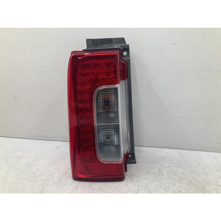 割れ無 点灯OK LA600S タント 純正 左 テールランプ KOITO 220-51391