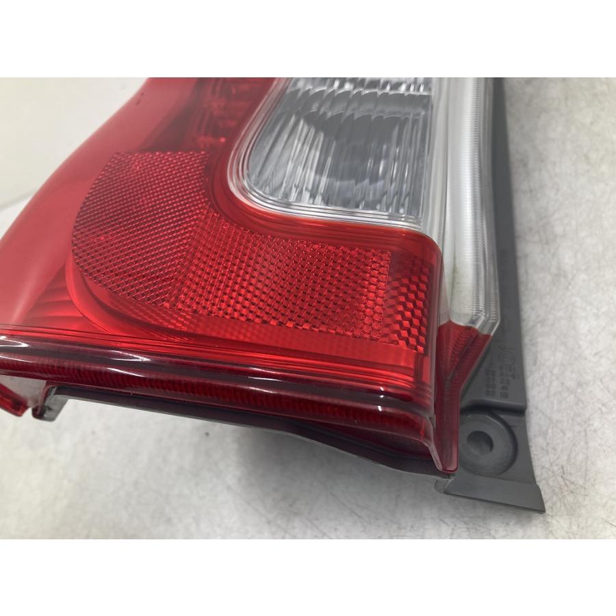 【1022 】 スズキ 純正 スイフト 《 ZC33S 》 バックドア 69100-52R20 P10100