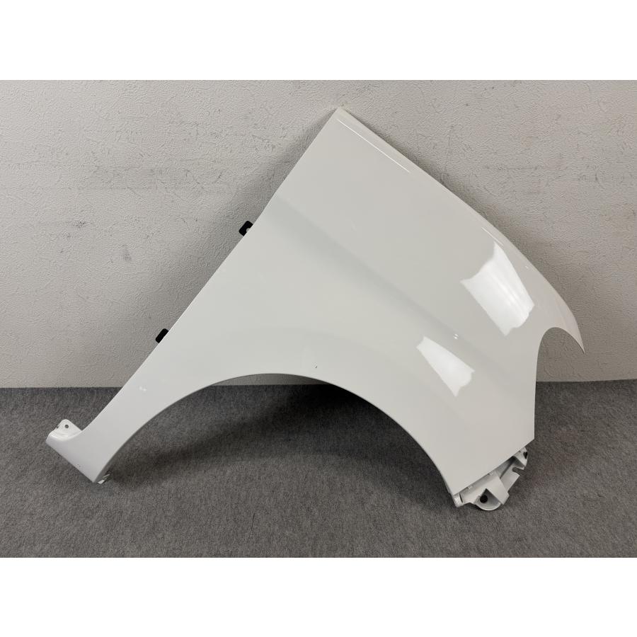 割れ無 LA600S タント 純正 右 フロントフェンダー W09 ホワイト 53811