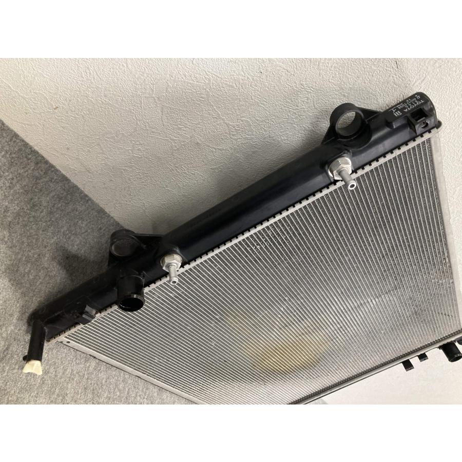破損無し トヨタ FJクルーザー GSJ15W 純正 ラジエーター 422173-7894
